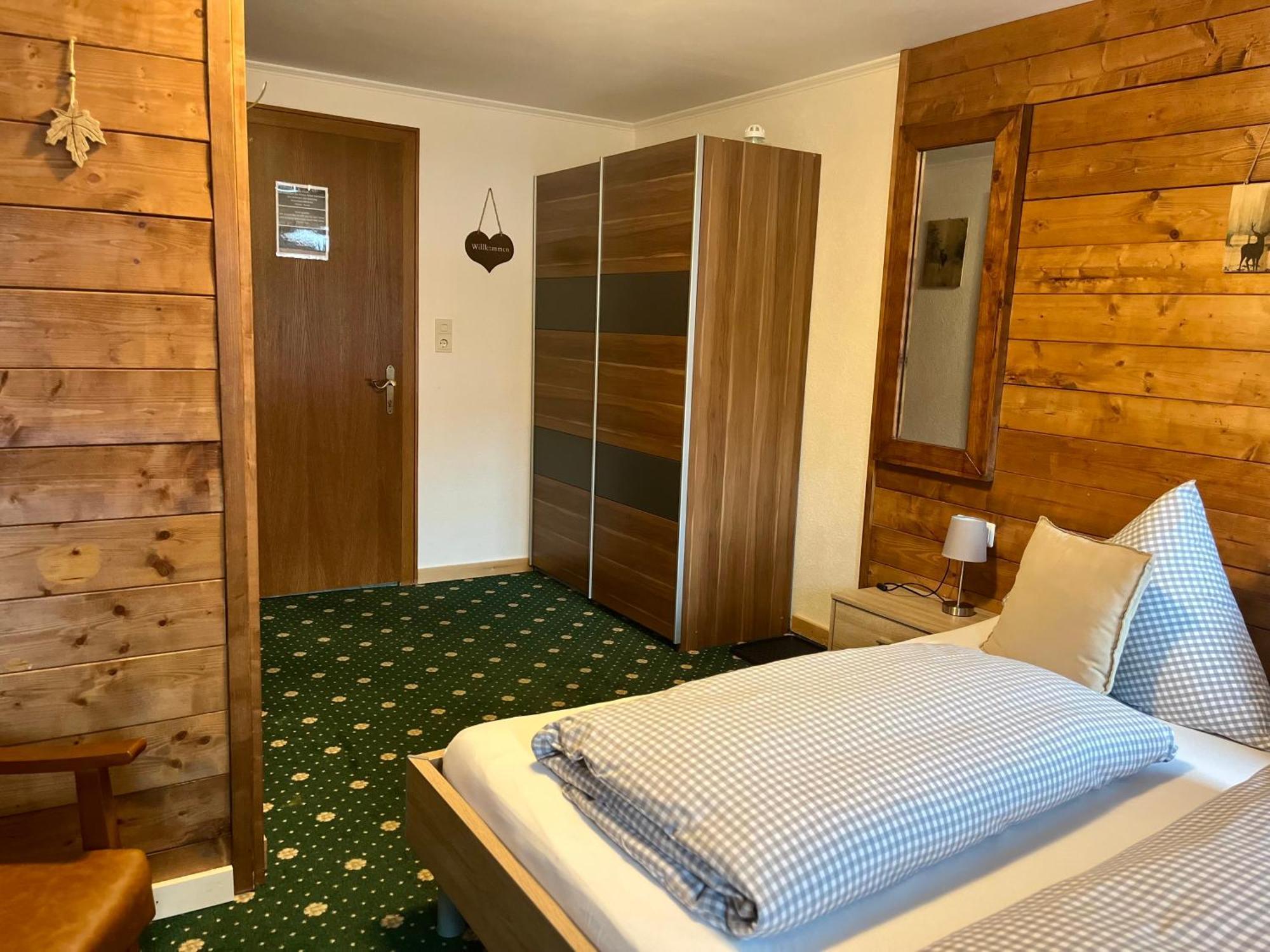 Hotel Haus Tirol Ehrwald Exterior foto